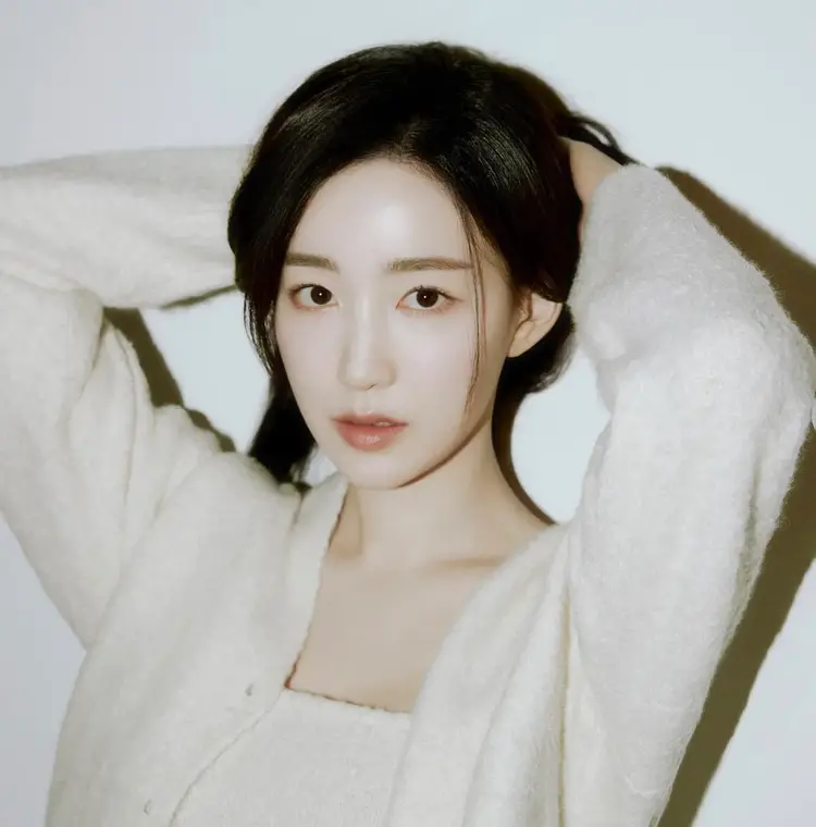 Shin Yeon Suh