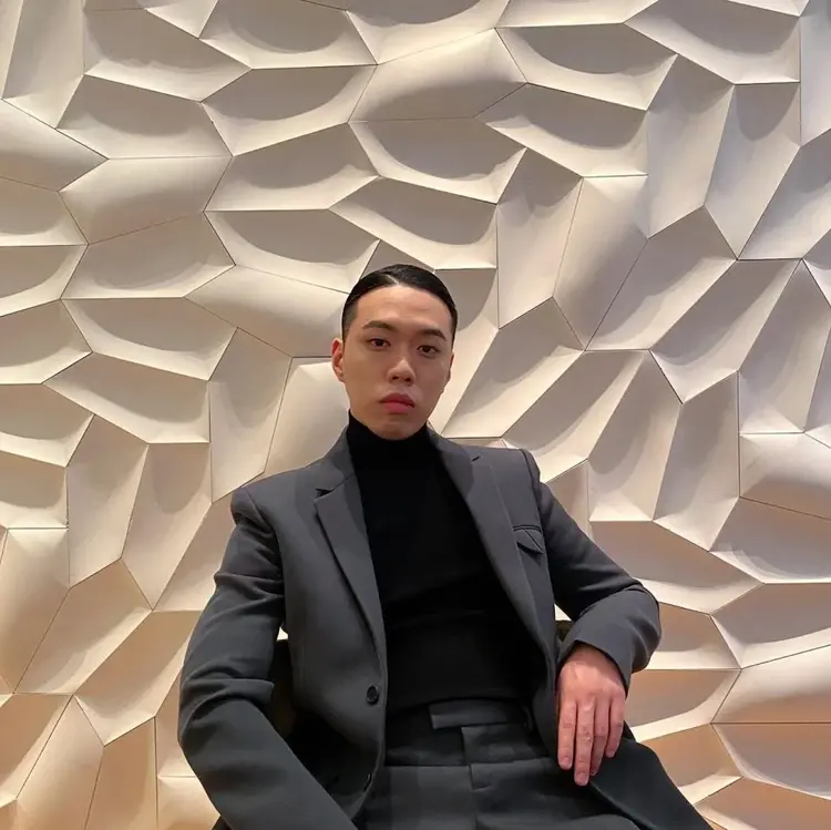 BewhY