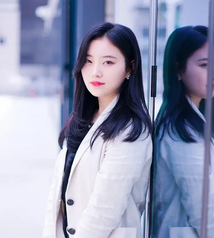 Lee Bom