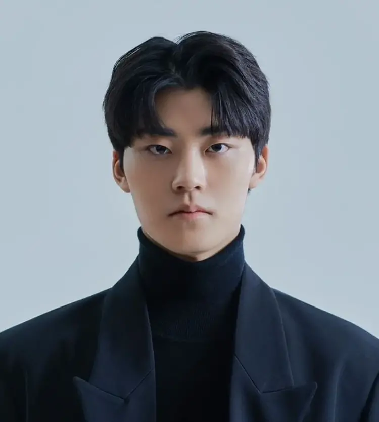 Yoo Jinwoo