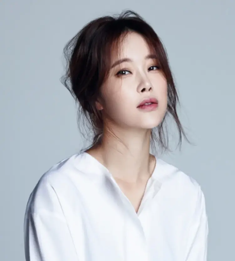 Baek Ji Young